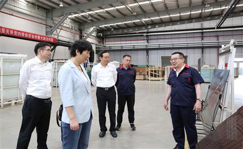 安徽省蚌埠市市委常委、統(tǒng)戰(zhàn)部長(zhǎng)張曉靜到成都中建材調(diào)研