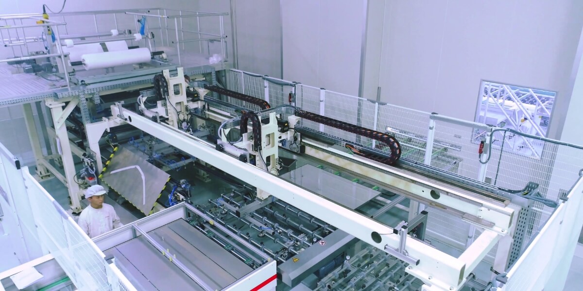 成都中建材光電材料有限公司生產(chǎn)線